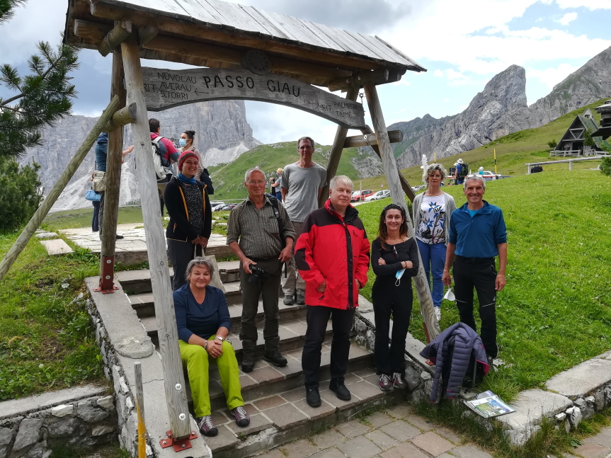 Gruppenfoto auf den Spuren der ersten Urtiroler in Osttirol