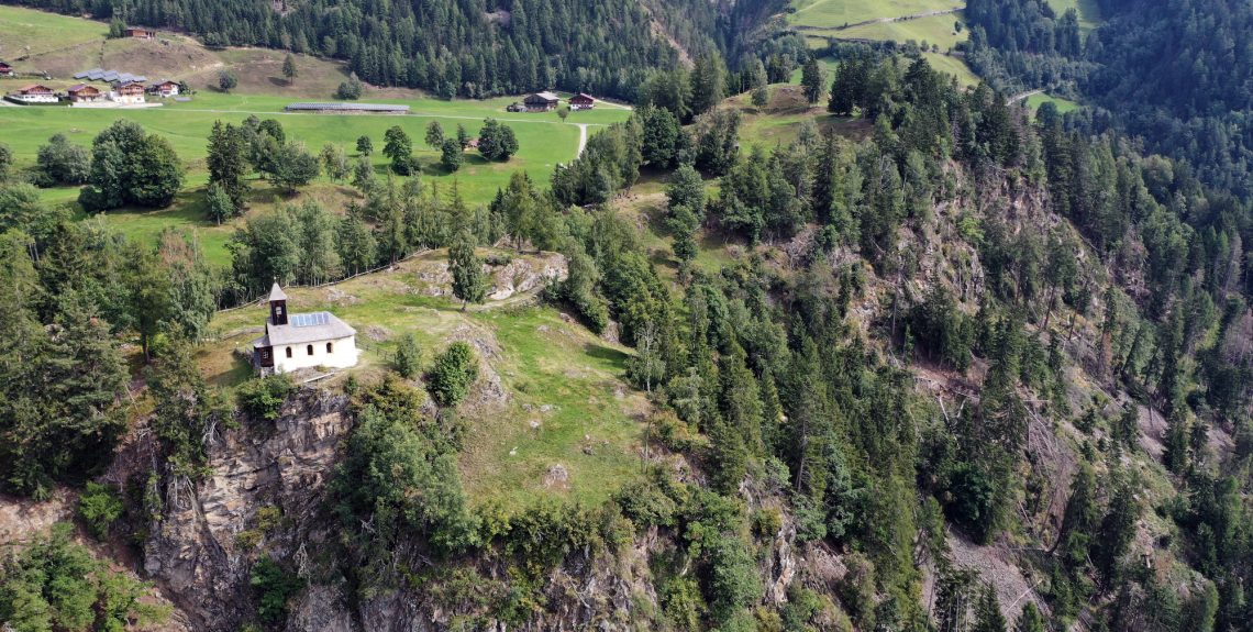Blick auf das mögliche Heiligtum am Heiligkofel in St. Johann im Walde in Osttirol.